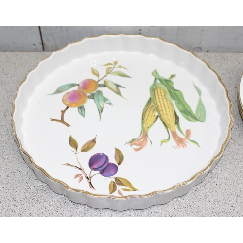 1755 - Retro pattern Royal Worcester 1960’s  ‘Fiesta’ design large dinner plates x 5, approx 27cm diameter ... 