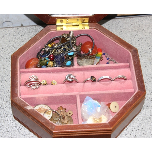 2335 - A large qty of assorted mixed costume jewellery and vintage watches etc