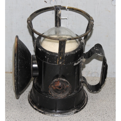 735 - 1930’s vintage steel and brass American battery operated “Delta Powerlite”  lantern/dome light for r... 