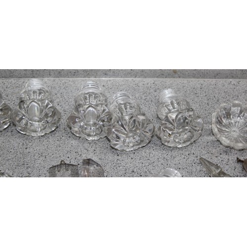 1750 - 2 boxes of assorted glassware items to incl wine glasses, trinket pots, lustre/chandelier drops, vas... 