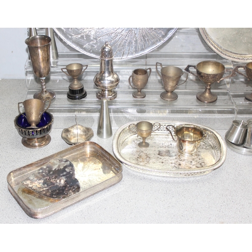 1065 - Qty of assorted antique and later silver plate and other metalware items, approx 10kg gross