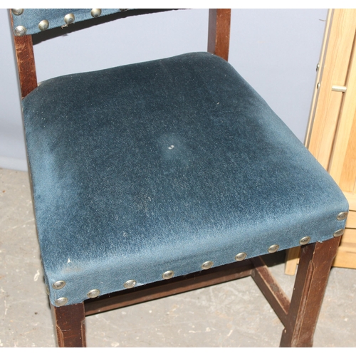 118 - 2 folding wooden chairs and a blue upholstered chair (3)