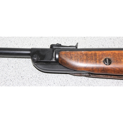 1420 - A vintage Diana Model 27 .22 air rifle with wooden stock