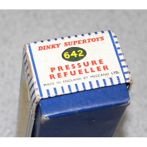 1549 - A vintage Dinky Toys 642 Pressure Refueller, grey, in original box