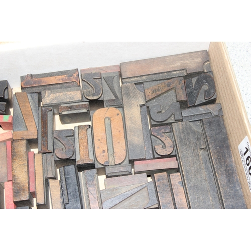 1661 - A large qty of vintage wooden printers blocks