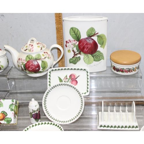 1793 - A large qty of assorted Portmeirion ceramics, both tea and dinner service items, mainly Pomona patte... 