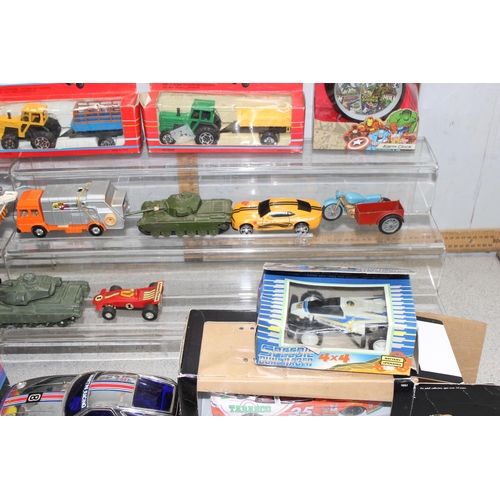 1540 - Large qty of vintage and later diecast toys and others