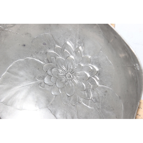 1601 - A vintage 1920's Art Nouveau or Jugendstil Kayserzinn Pewter Bowl, number 4245 with Lilypad and Drag... 