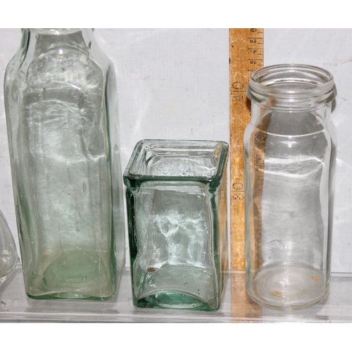 1778 - Qty of glass items to incl small carboy and large flower frog