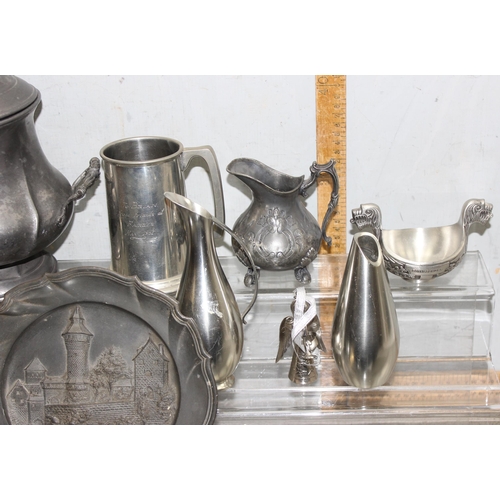 1070 - Qty of assorted antique and later items, mainly pewter, approx 7.2kg gross