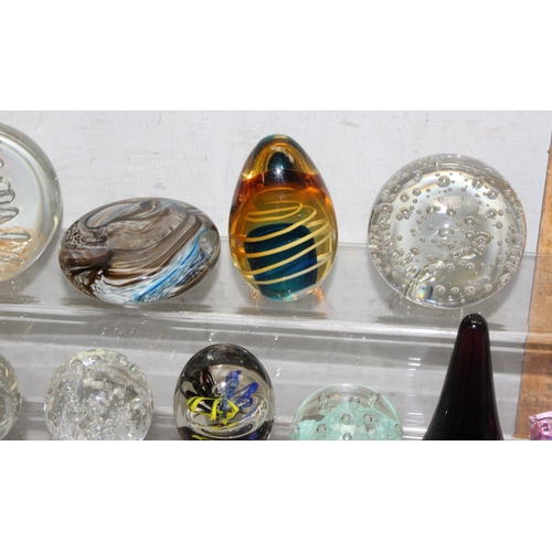 1800 - Qty of assorted retro glass paperweights etc