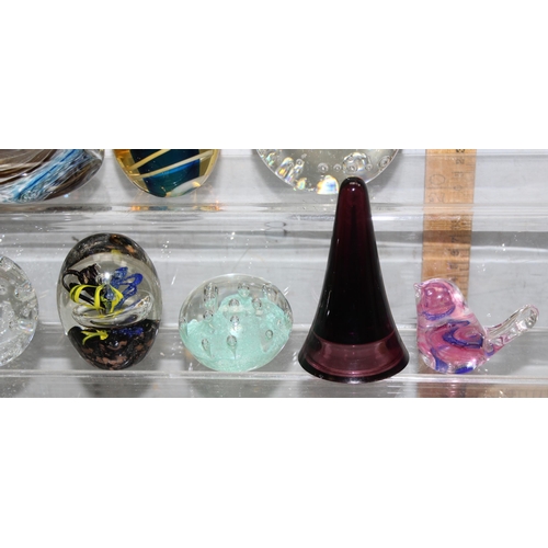 1800 - Qty of assorted retro glass paperweights etc