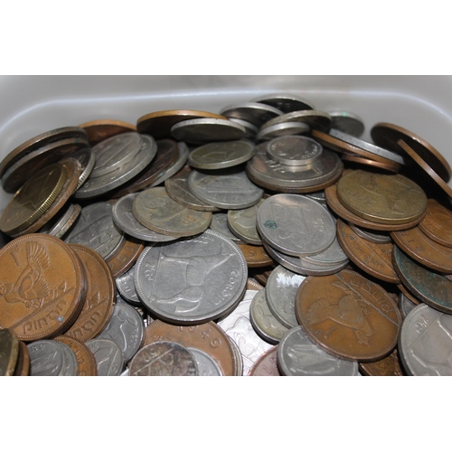 1247 - A large qty of assorted 20th century Irish coins, approx 7.5kg gross