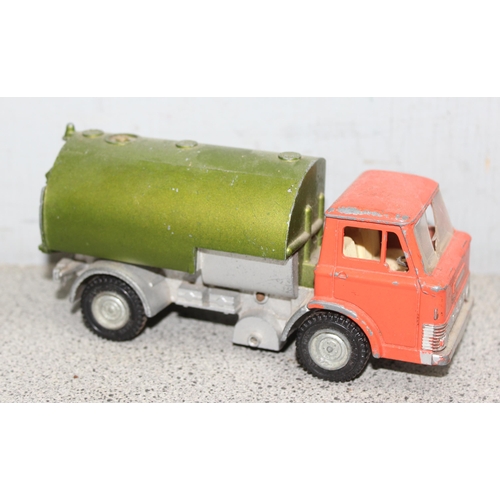 1552 - 7 vintage Dinky diecast toy vehicles to include a bulldozer & a boxed Gabriel model T Ford 109.