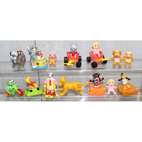 1560 - A large qty of assorted McDonalds Happy Meal toys