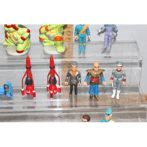 1566 - Qty of assorted Thunderbirds figures, Teenage Mutant Ninja Turtles money box, Dino from the Flintsto... 