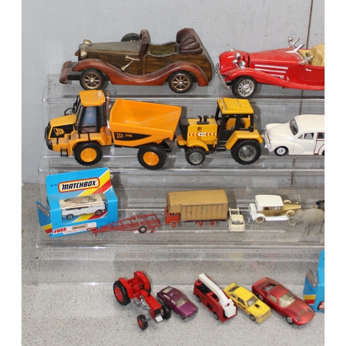 1567 - Qty of vintage die cast toy vehicles to include some boxed Matchbox cars