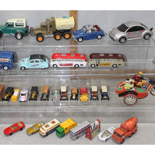 1567 - Qty of vintage die cast toy vehicles to include some boxed Matchbox cars