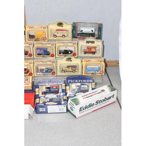 1557 - A large qty of assorted boxed model vehicles to inc Corgi & Days Gone etc