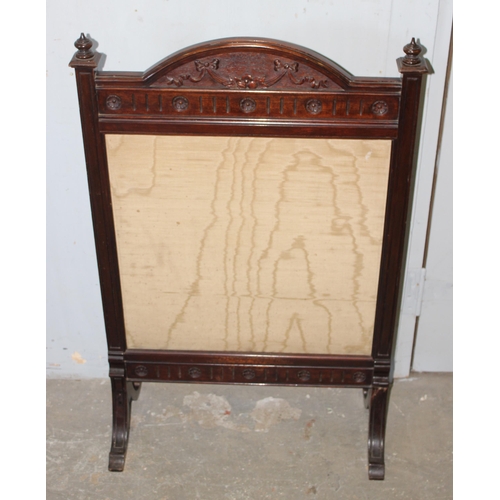 155 - An antique mahogany framed fire screen with a Japanese style hand painted on fabric scene of crane b... 