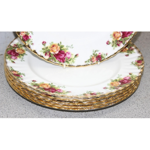 1607 - A set of 6 Royal Albert Old Country Roses pattern dinner plates, each approx 26cm in diameter