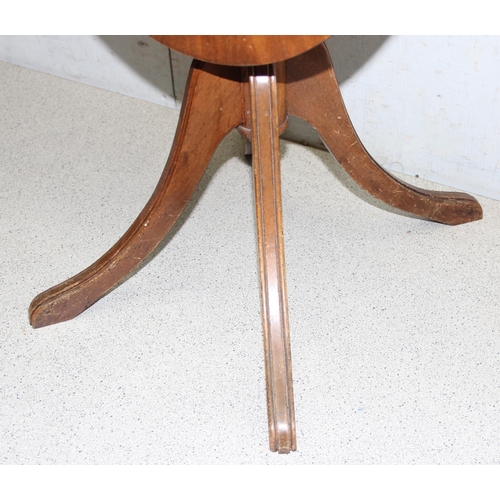 17 - Vintage Mahogany tilt top side table with pedestal base