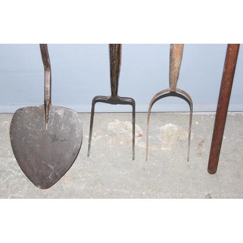 313 - 2 vintage pitch forks, a turfing spade and a bull pole (4)