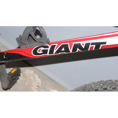 705 - Giant rock men's mountain bike with Shimano SIS group set