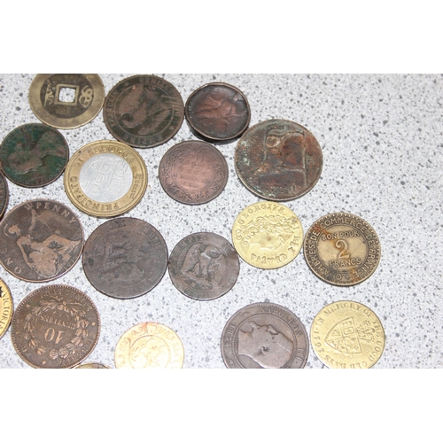 1249 - A qty of assorted interesting antique and later copper and other coins, medallions and tokens, to in... 