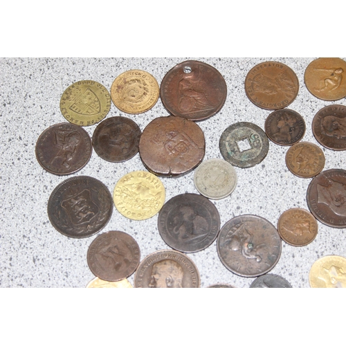 1249 - A qty of assorted interesting antique and later copper and other coins, medallions and tokens, to in... 