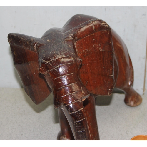 1816 - Qty of carved wooden elephant models