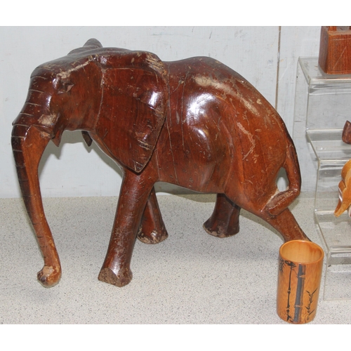 1816 - Qty of carved wooden elephant models