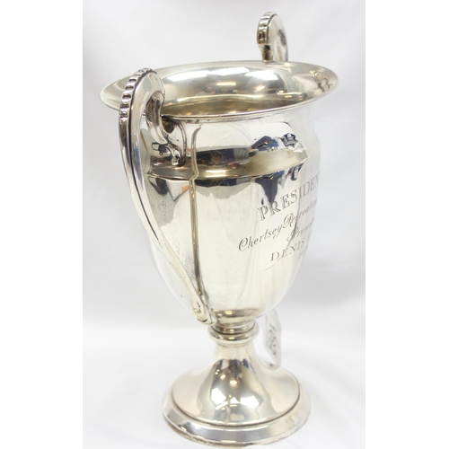 1092 - A large silver trophy cup, marks for London 1923 by H. Phillips, approx 28cm tall & 872g gross