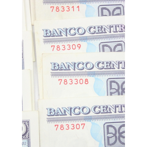 1259 - Qty of assorted Cuban 20 Pesos banknotes, some UNC with runs of sequential serial numbers