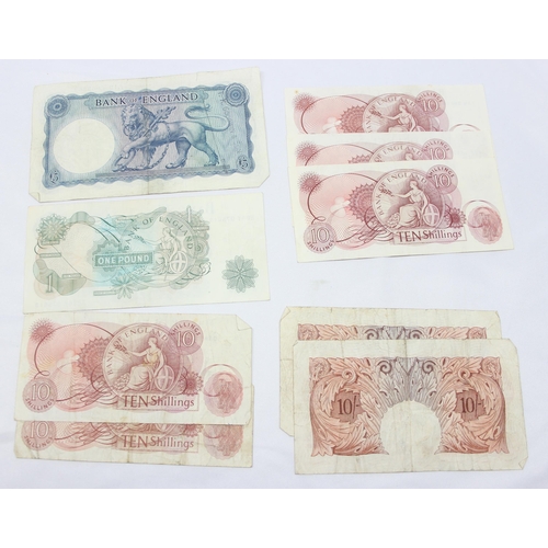 1262 - Qty of assorted mixed World and UK banknotes to inc a Lion & Key £5 note, 1 £1 note, 8 10 shilling n... 