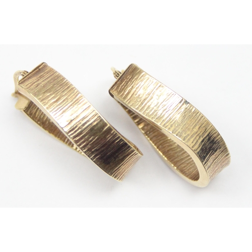 2403 - A pair of Italian retro style 9ct gold bark effect twisted hoop earrings, marked and XRF confirmed, ... 