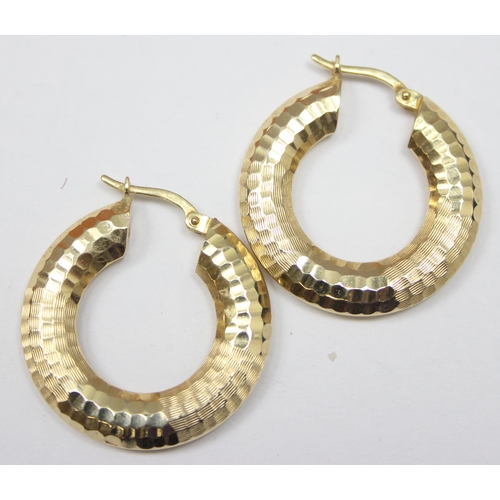 2423 - A pair of 14ct gold retro style planished hoop earrings, marked 585 & XRF confirmed, approx 4.91g gr... 