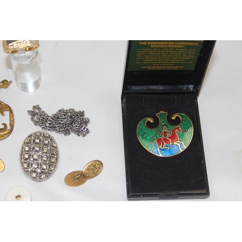 2458 - Qty of assorted gold plated and other jewellery to inc 2 9ct gold shirt studs, marked and XRF confir... 