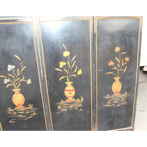 15 - A vintage Oriental painted black lacquer 3 fold room divider or dressing screen, hand painted with v... 