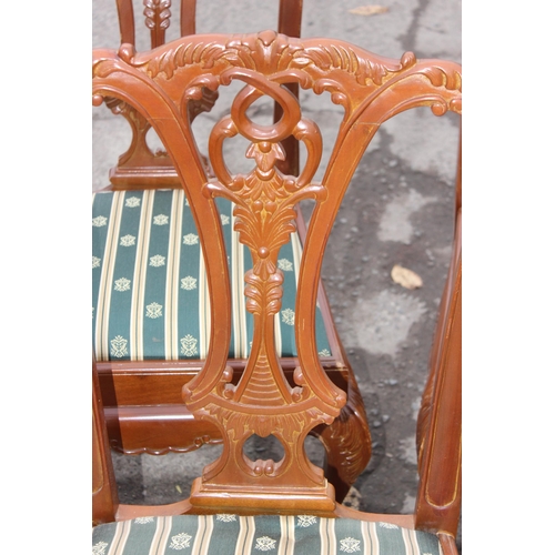 96 - A set of 8 Georgian style Chippendale design mahogany dining chairs, 2 carvers & 6 dining chairs, wi... 