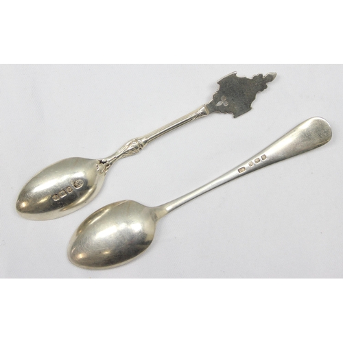 1005 - 2 silver spoons, Birmingham 1911 & Sheffield 1897, approx 31.92g gross