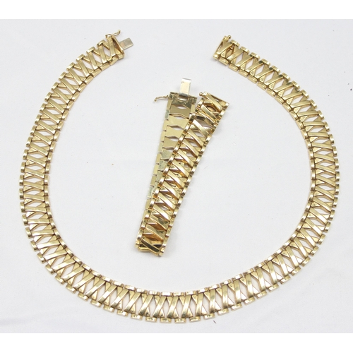 1105 - An Italian 18ct gold matching necklace and bracelet set, both pieces marked 18kt Italy and XRF confi... 