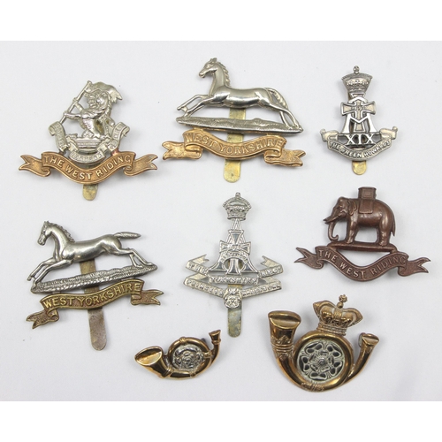 1409 - Military cap badges - 8 assorted military cap badges all relating to Yorkshire, to include Green How... 