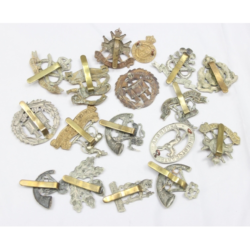 1410 - Military cap badges - 17 assorted military cap badges all relating to the Midlands, to include North... 