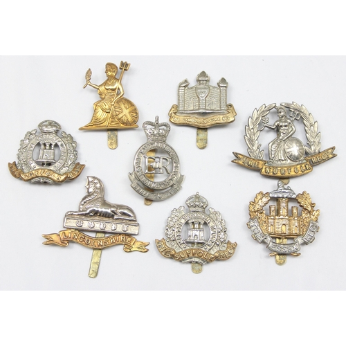 1412 - Military cap badges - 8 assorted military cap badges all relating to the East Anglia and East of Eng... 