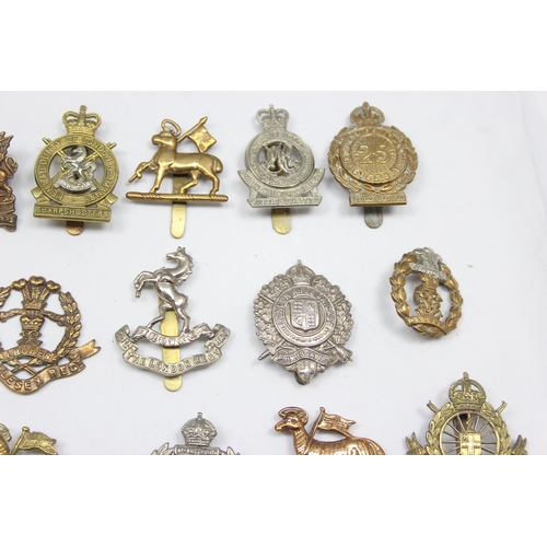 1414 - Military cap badges - 15 assorted military cap badges all relating to London, to include Kent & Coun... 