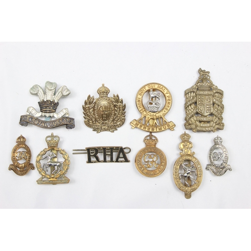 1418 - Military cap badges - 10 assorted military cap badges all relating to The Hussars and Horses, to inc... 