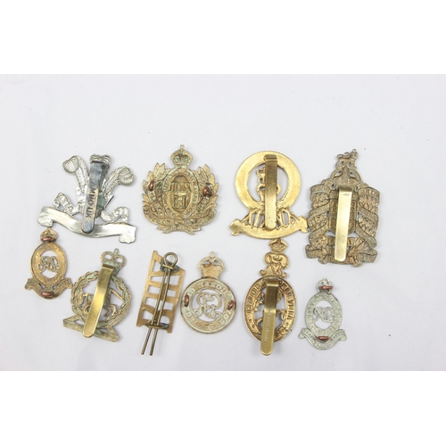 1418 - Military cap badges - 10 assorted military cap badges all relating to The Hussars and Horses, to inc... 