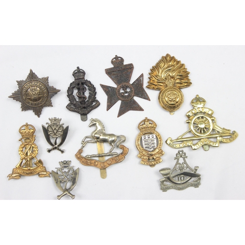 1423 - Military cap badges - 11 assorted military cap badges, various regiments to include 4/7th Royal Drag... 