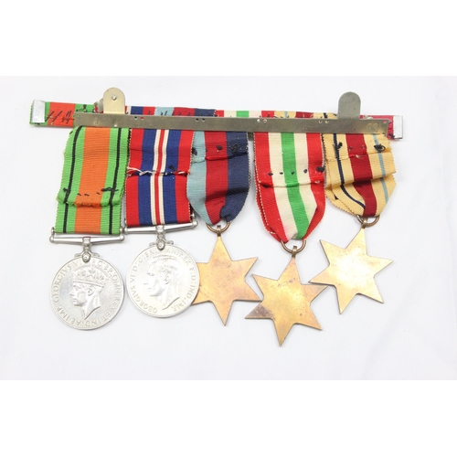 1427 - WW2 medal bar and medals to inc Africa, Italy and 1939-49 star, Defence Medal and 1939-45 War Medal,... 